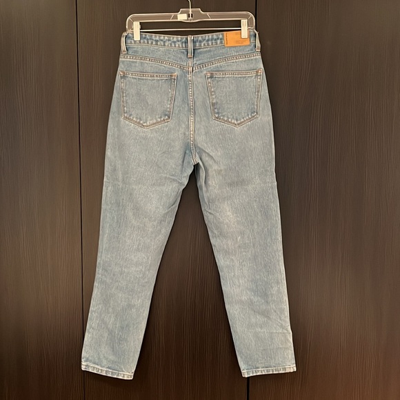 FRANK & OAK Stevie Tapered Jean in Light Wash - Picture 2 of 5